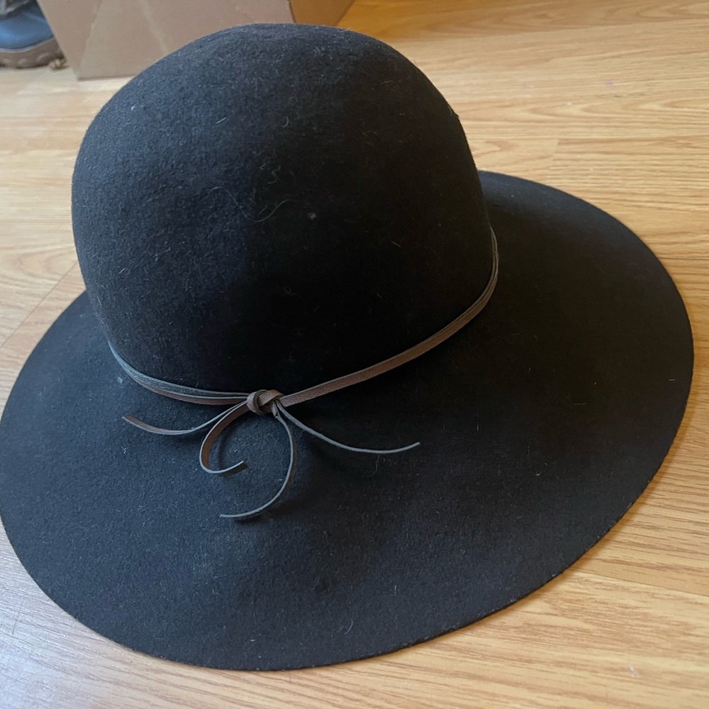 Aritzia Talula S/M Wide Brim Felt Floppy Hat - Black